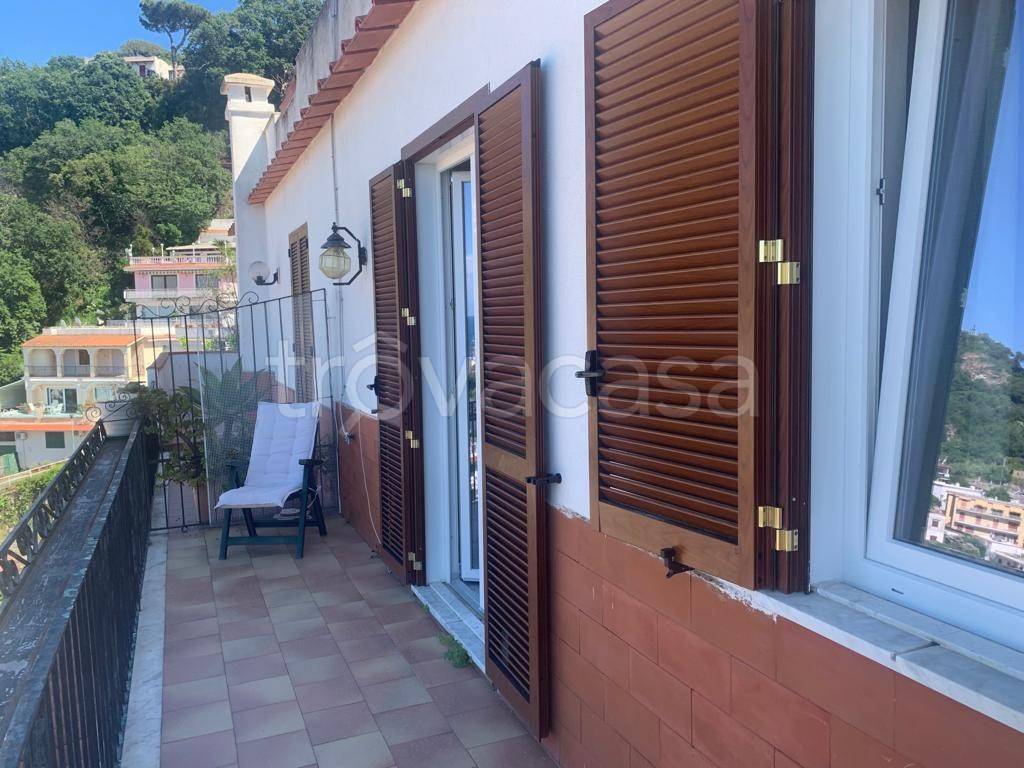 Appartamento in vendita a Ischia via Cretaio