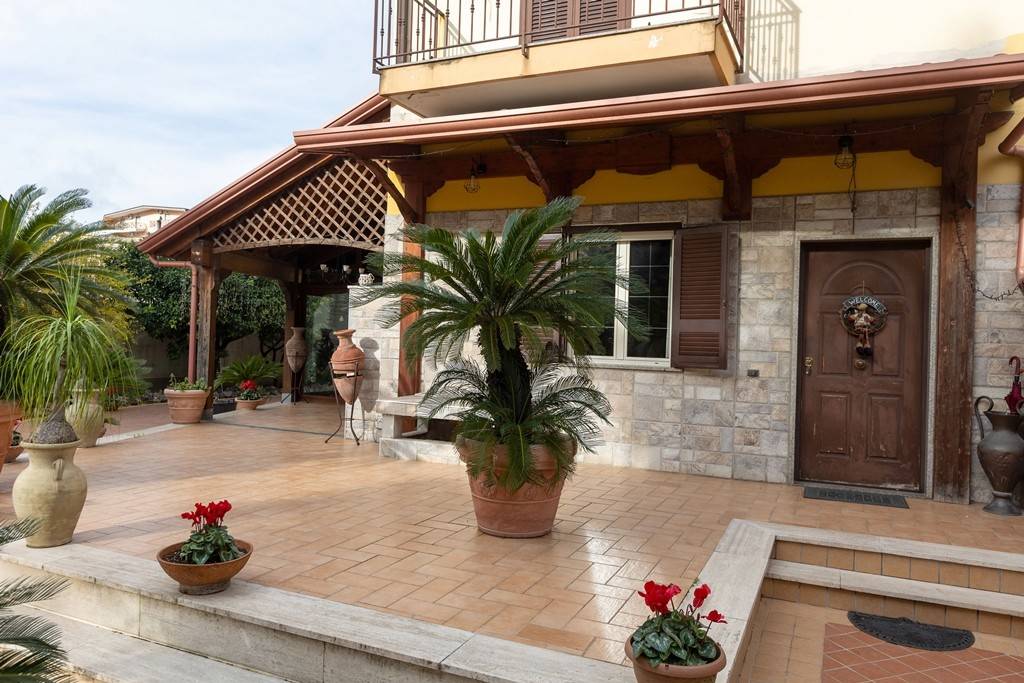 Villa in vendita a Melito di Napoli via Aldo Moro, 51