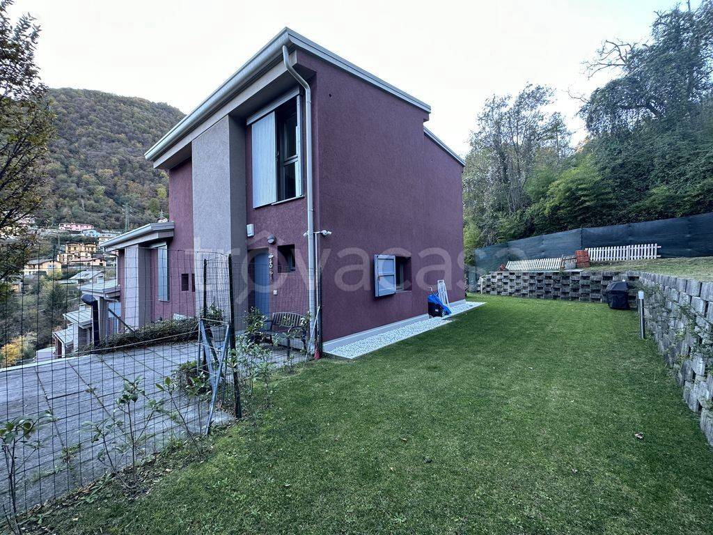 Villa in vendita ad Argegno via Cacciatori delle Alpi