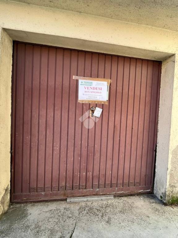 Garage in vendita a Romano di Lombardia via mons rossi, 20