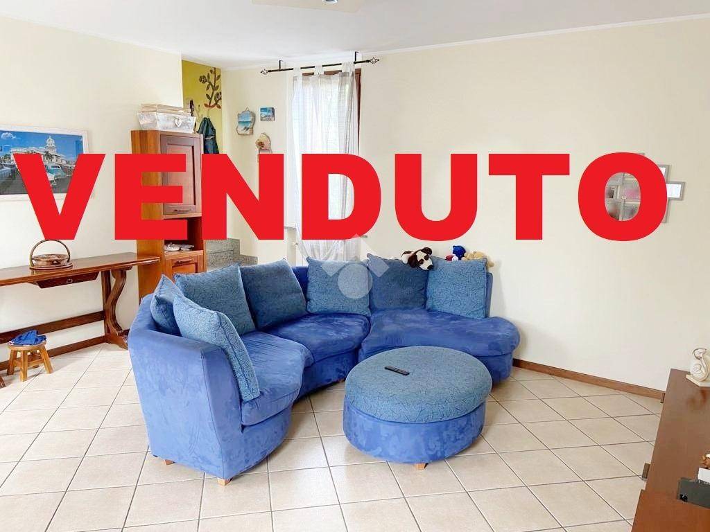 Appartamento in vendita a Samarate via Ferrini, 50