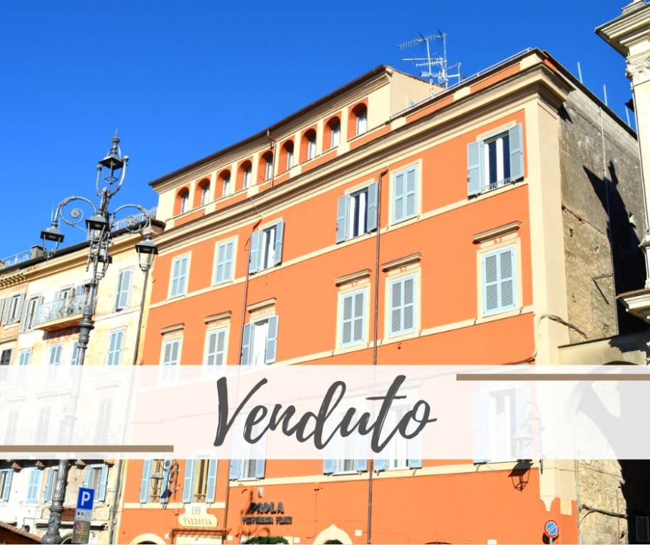 Appartamento in vendita ad Anagni piazza Camillo Benso di Cavour
