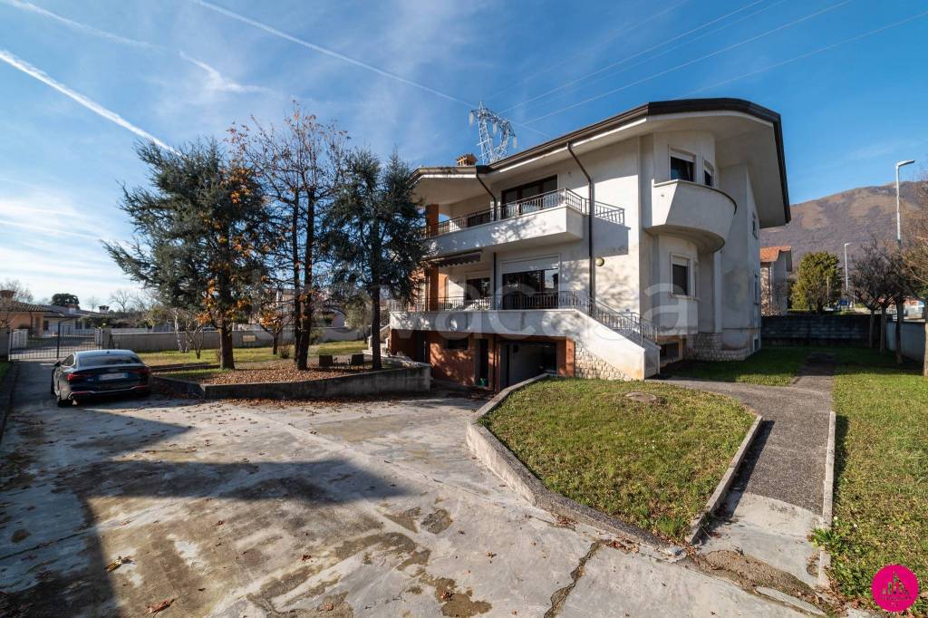 Villa Bifamiliare in vendita ad Aviano viale San Giorgio