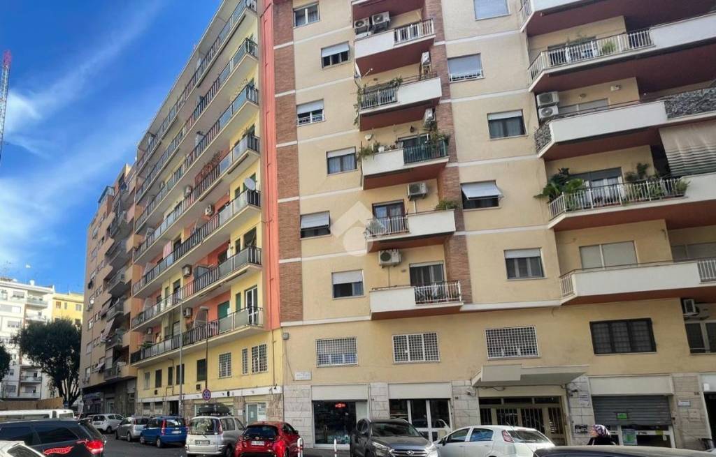 Appartamento in vendita a Roma via orso mario corbino, 38