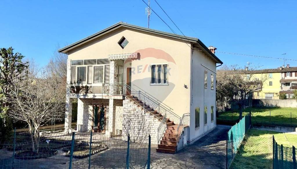 Villa in vendita a Castiglione delle Stiviere via Mulini, 11