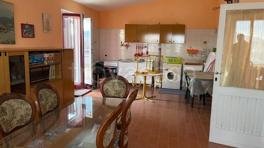 Appartamento in vendita a Guidonia Montecelio via Toscana, 56