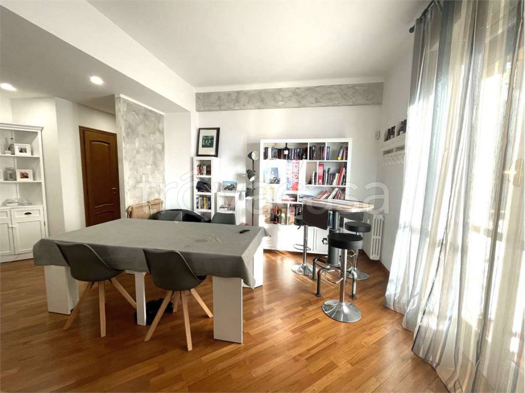 Appartamento in vendita a Genova salita San Barnaba, 24 f
