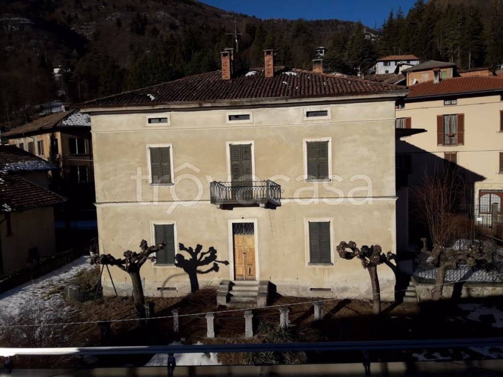 Villa in vendita a Magreglio via Piave , 5
