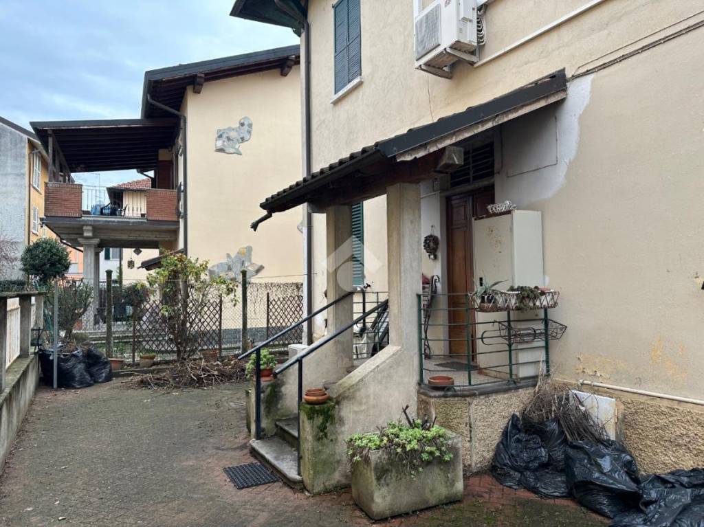 Appartamento in vendita a Pavia via Coralli, 5
