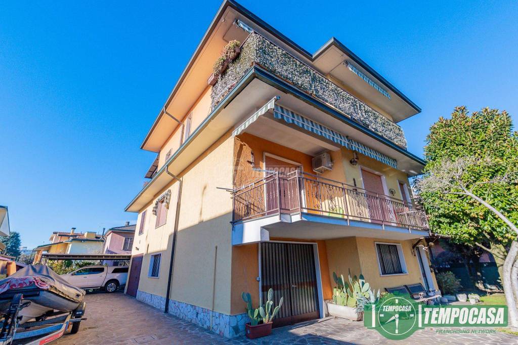 Villa Bifamiliare in vendita a Sordio via Cremascoli 3
