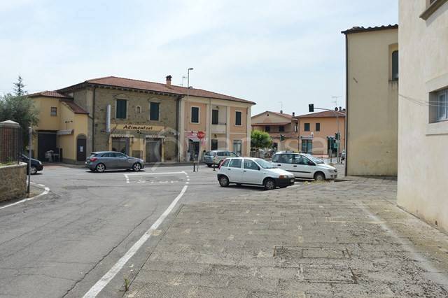 Negozio in affitto a Monte San Savino via Don Riccardo Aguzzi