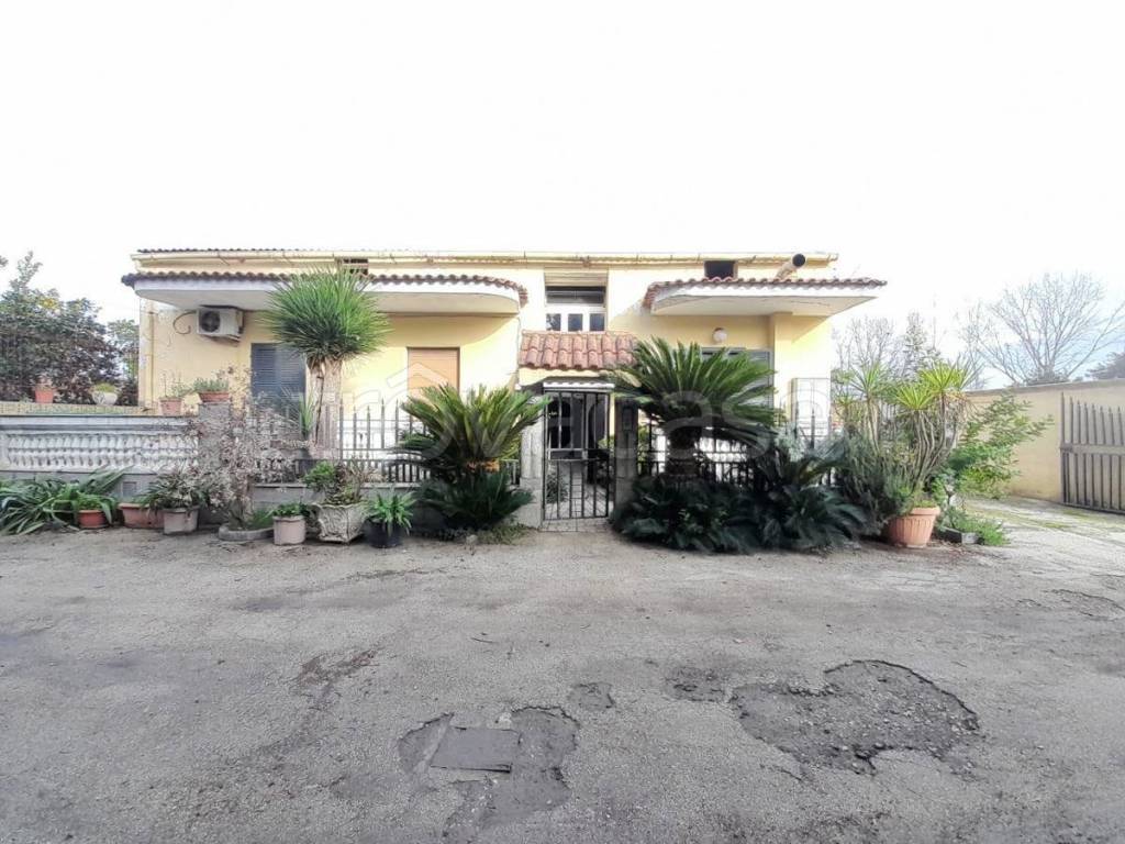 Villa in vendita a Caivano via Giacomo Leopardi