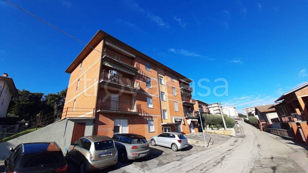 Appartamento in vendita a Perugia via Archiloco, 77