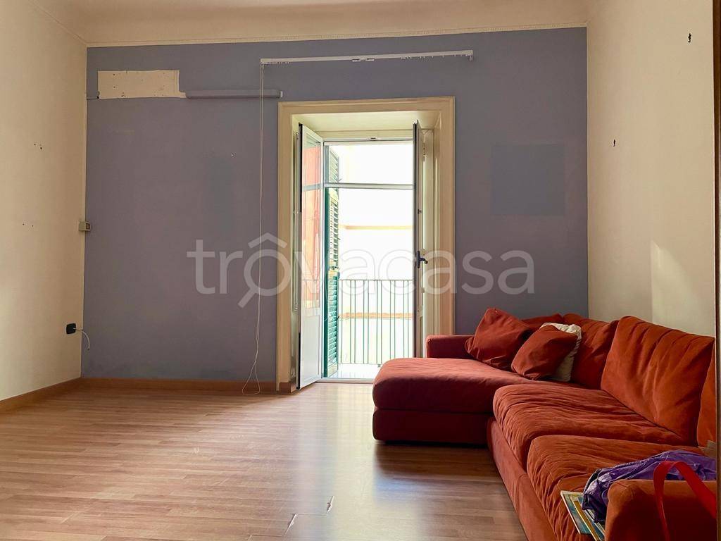Appartamento in vendita a Taranto via Calabria, 3
