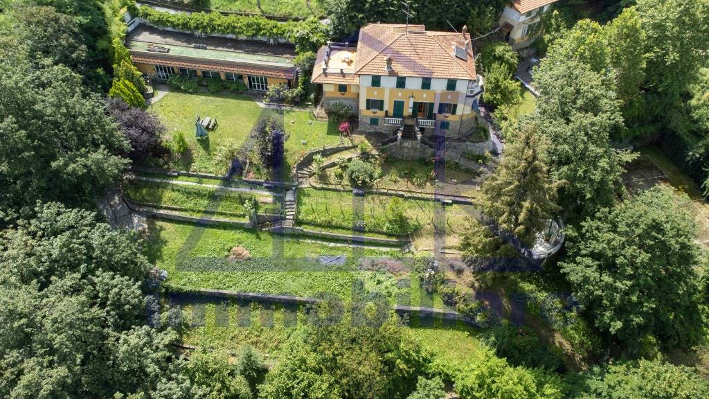 Villa in vendita a Savignone via Vittorio Veneto, 3
