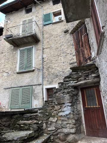 Casa Indipendente in vendita a Sondrio frazione Triangia, 126
