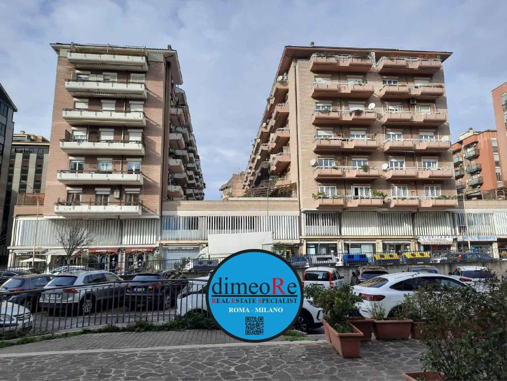 Appartamento in vendita a Roma via Adolfo Ravà, 106