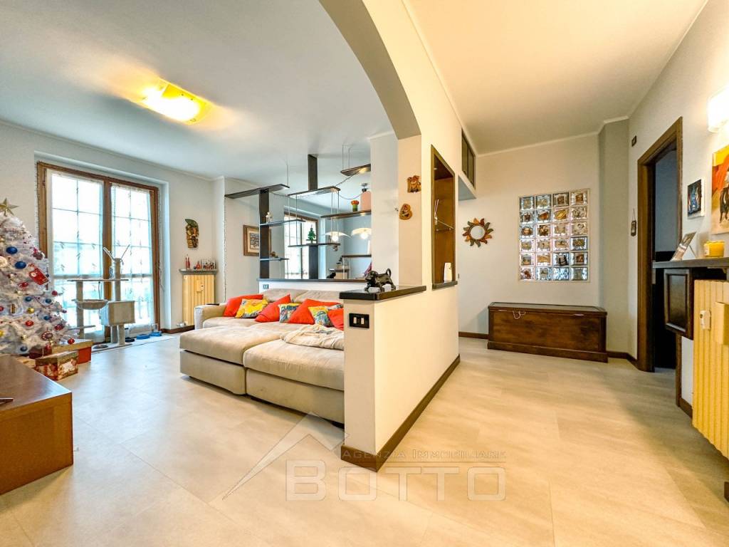 Appartamento in vendita a Borgosesia via tonetti 6/a