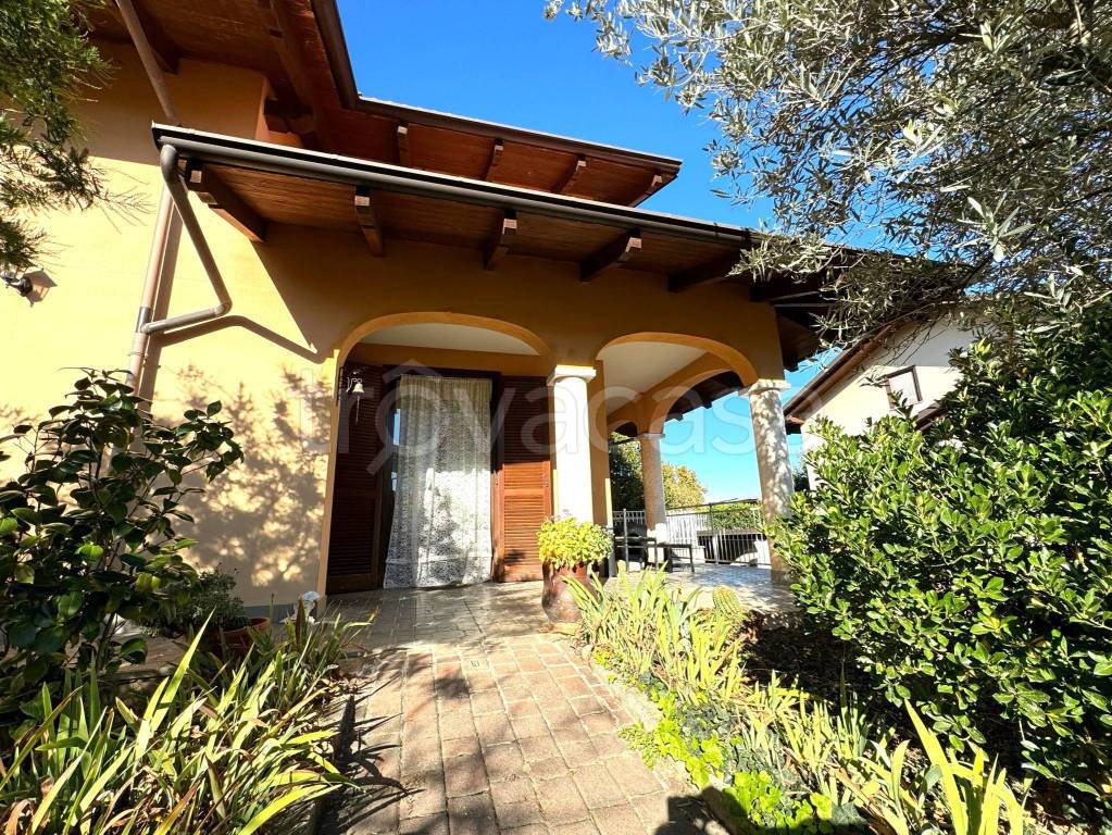 Villa in vendita a Feletto via Adriano Ghione, 39