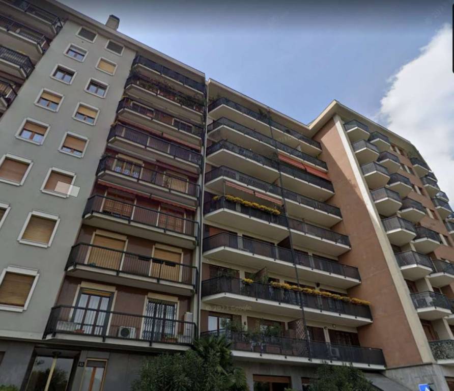 Appartamento in vendita a Milano via Messina 47
