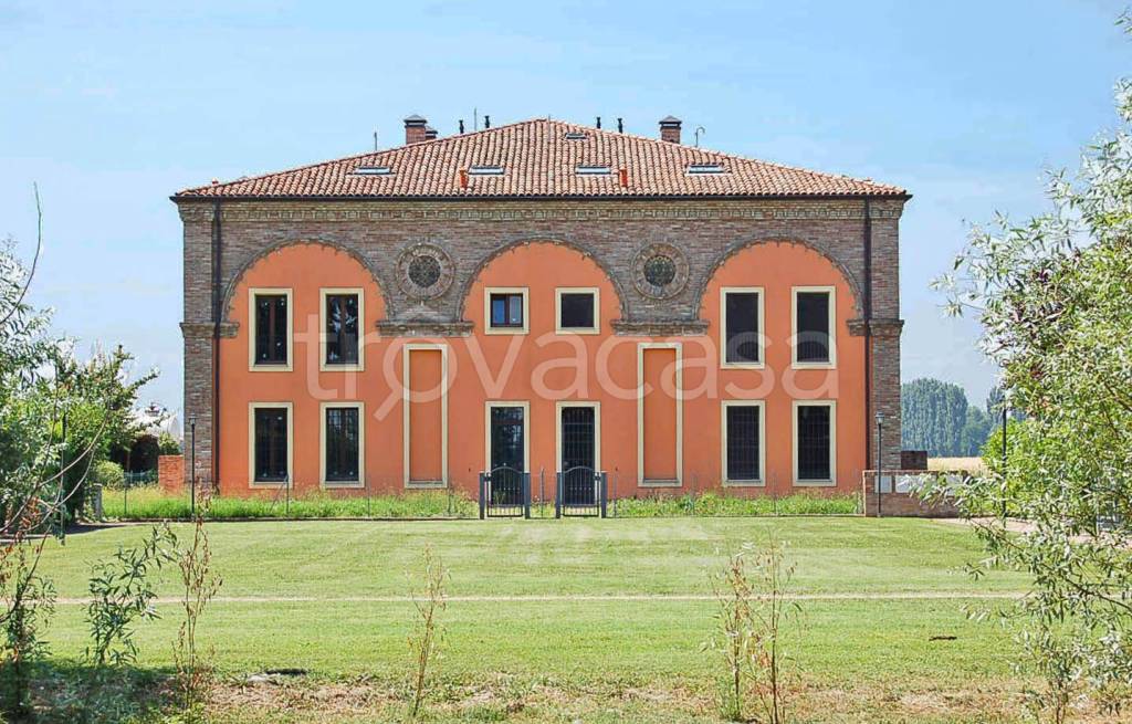 Villa Bifamiliare in vendita a Ferrara via Civetta