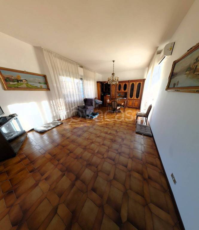 Villa in vendita a Olgiate Olona via Luigi Tovo, 4