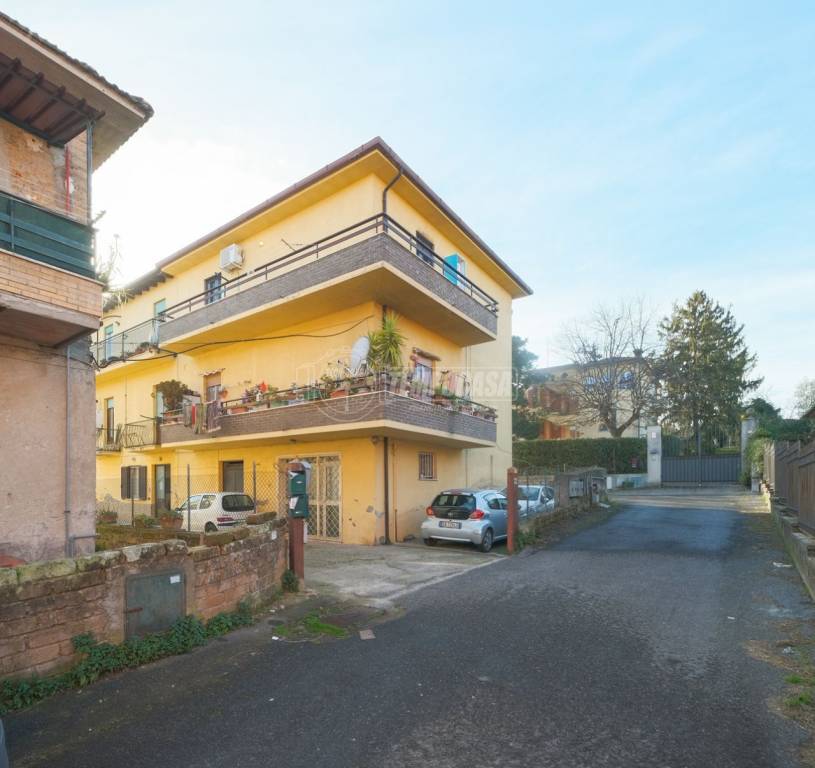 Appartamento in vendita a Campagnano di Roma via Vincenzo Cuoco, 7