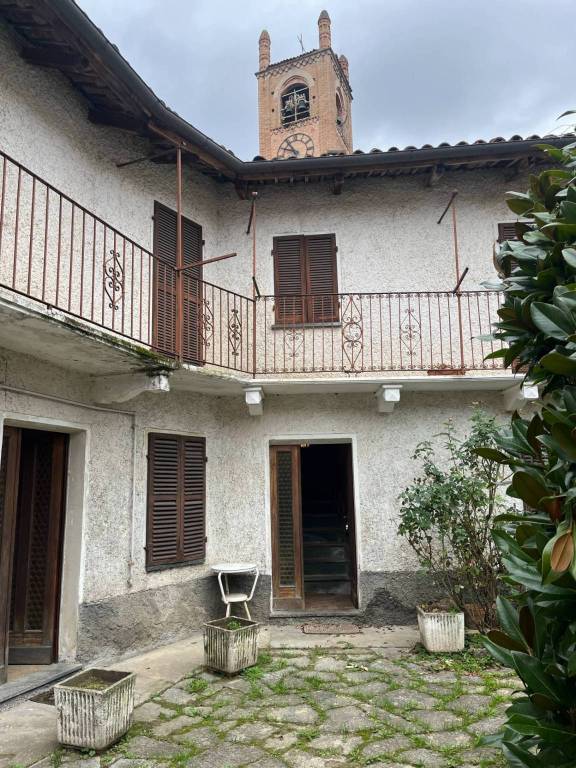 Casa Indipendente in vendita a Rocca d'Arazzo via Garibaldi angolo Vicolo dei Fiori