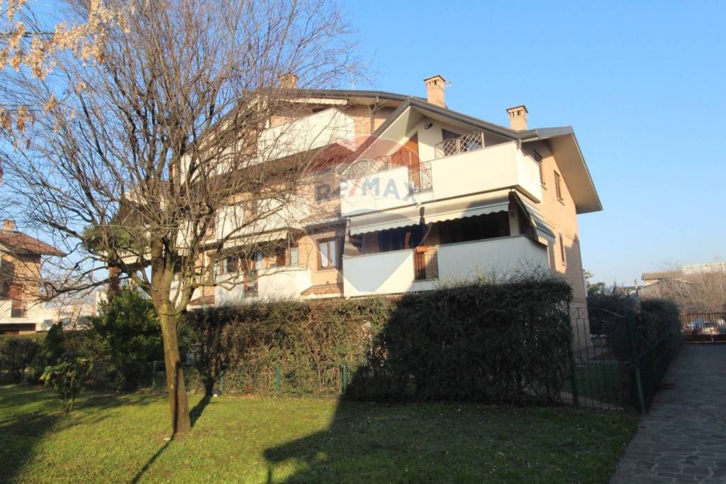 Appartamento in vendita a Solaro via Drizza, 57