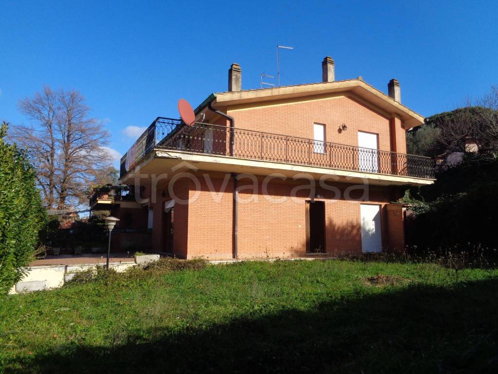 Villa Bifamiliare in vendita a Manziana via Stigliano