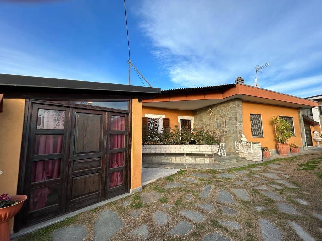 Villa Bifamiliare in vendita a Ozegna via San Rocco, 15