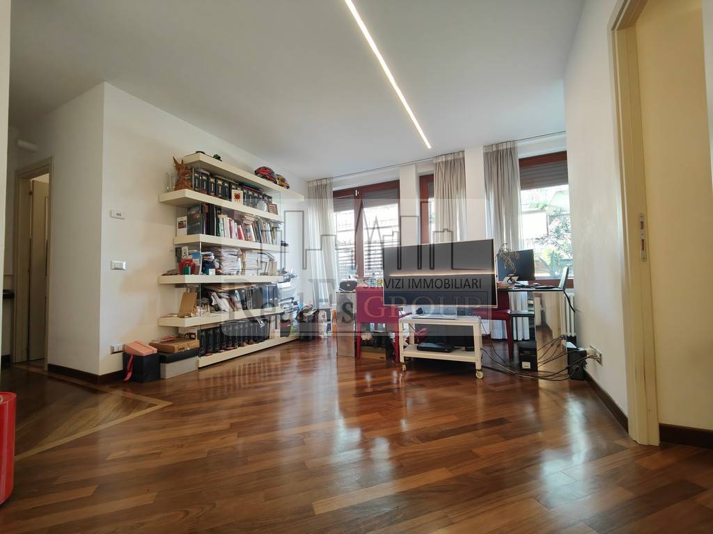 Appartamento in vendita a Roma via dei Colli della Farnesina, 68