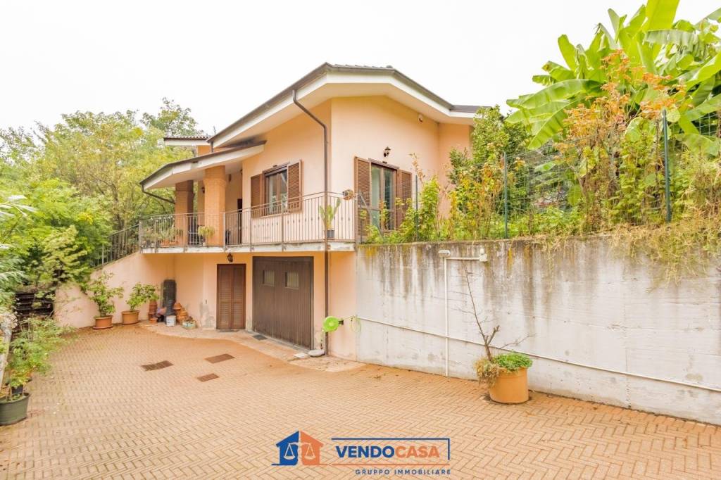 Villa in vendita a Pinerolo piazza Giuseppe Garibaldi, 23