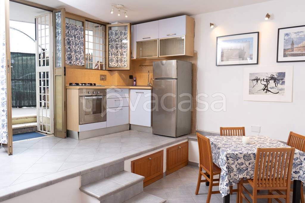 Appartamento in vendita a Fiumicino via Villasalto, 76