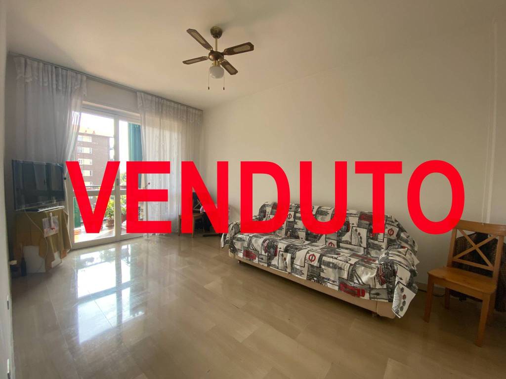 Appartamento in vendita a Milano via Taranto, 2