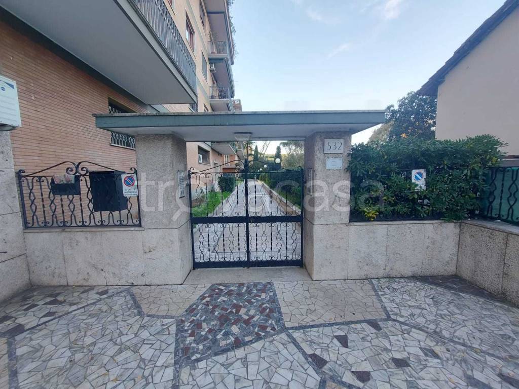 Appartamento in vendita a Roma via Portuense, 532