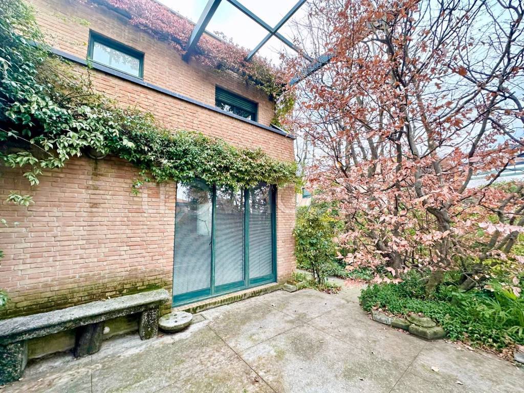 Villa Bifamiliare in vendita a Besana in Brianza via Giosuè Borsi, 3