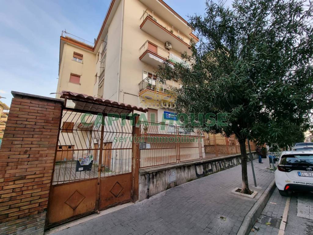 Appartamento in vendita a Caserta via Giulio Antonio Acquaviva, 125
