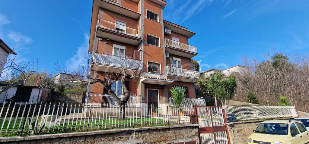 Appartamento in vendita a Roma via Giovanni Casoni