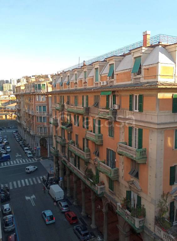 Appartamento in vendita a Genova via Tullio Molteni