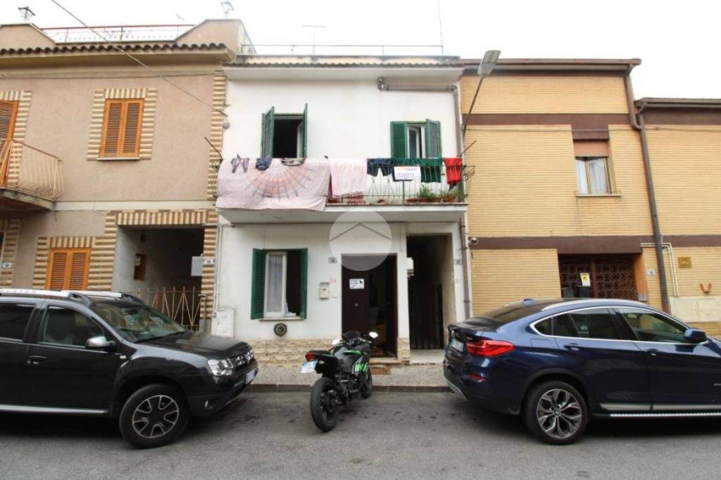 Appartamento in vendita a Fara in Sabina via Borgo Nuovo, 34
