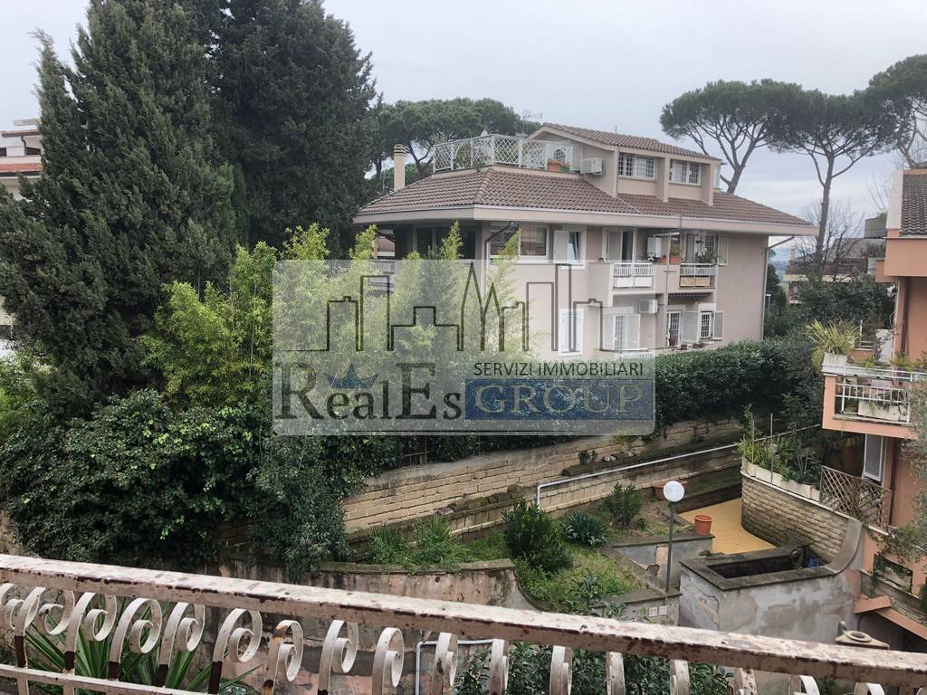 Appartamento in vendita a Roma via Raffaele Stasi