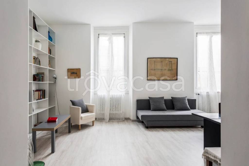 Appartamento in affitto a Milano via Amedei