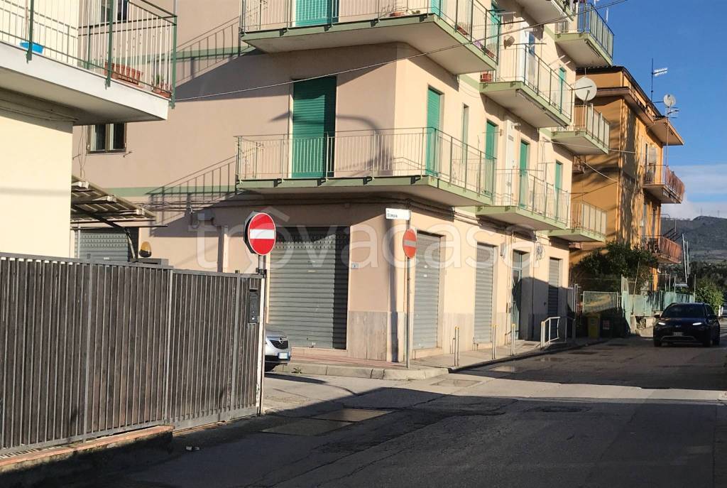 Negozio in vendita a Pontecagnano Faiano via Cavalleggeri, 9