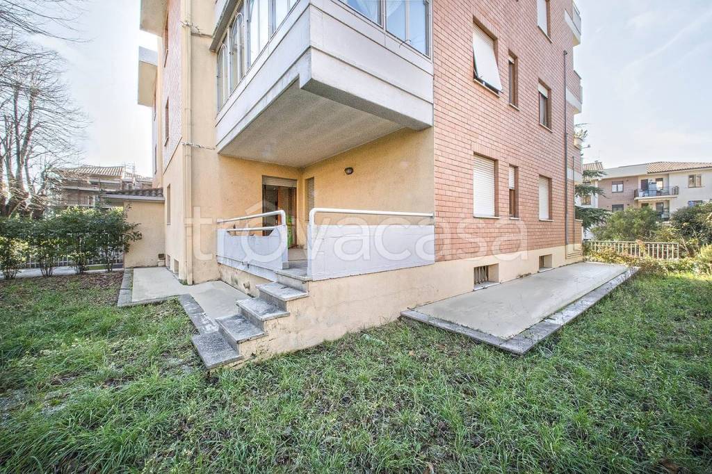 Appartamento in vendita a Viterbo via Santa Maria della Grotticella