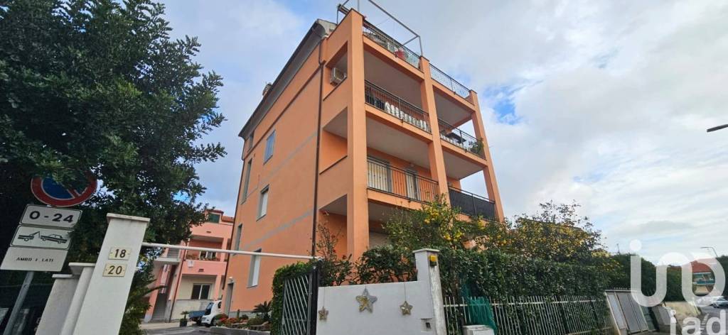Appartamento in vendita a Loano via Guido Gozzano, 18