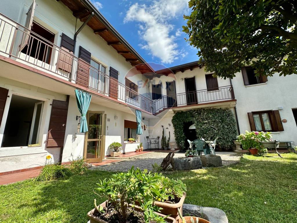 Casa Indipendente in vendita a Maniago via Siega, 20