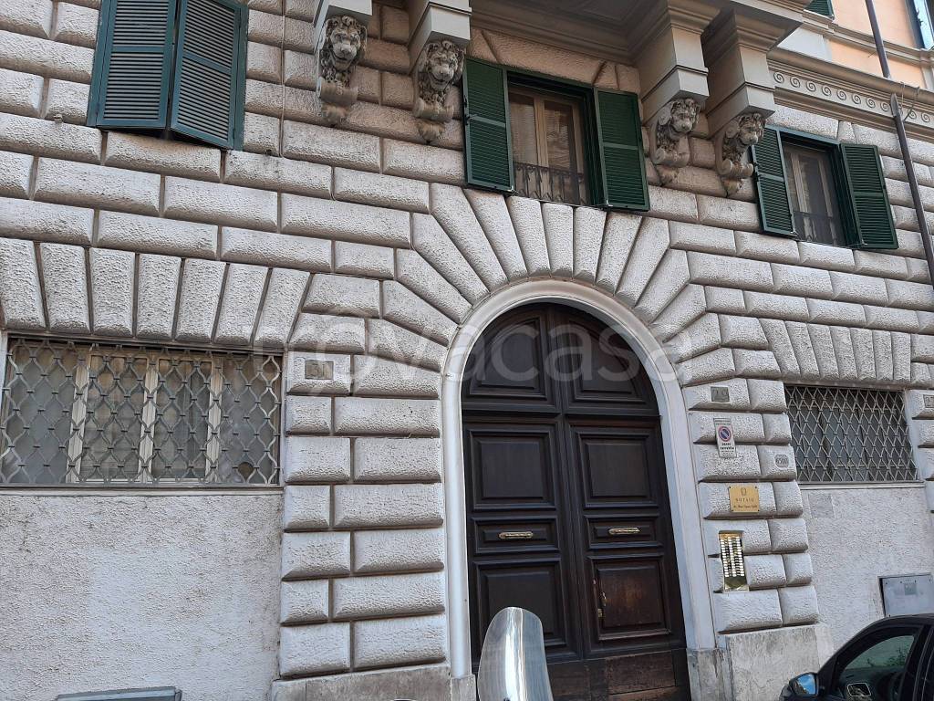 Appartamento in affitto a Roma via Ulpiano, 29