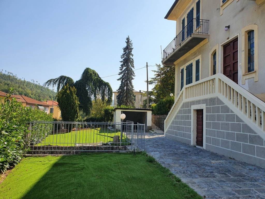 Villa in vendita a Beverino via Aurelia Sud, 2