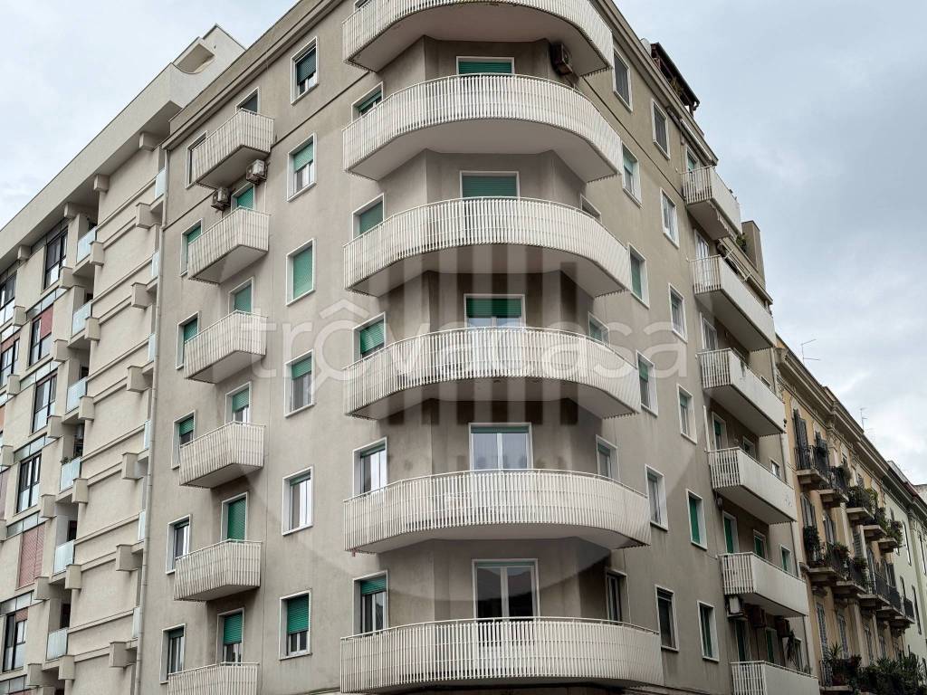Appartamento in vendita a Bari via Giovanni Amendola, 4